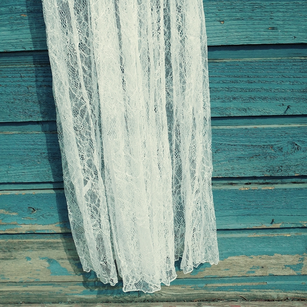 💃💃Beautiful Lace sheer maxi - Picture 6 of 13